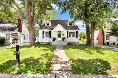 1900 Sylvan, Grand Rapids, MI 49506