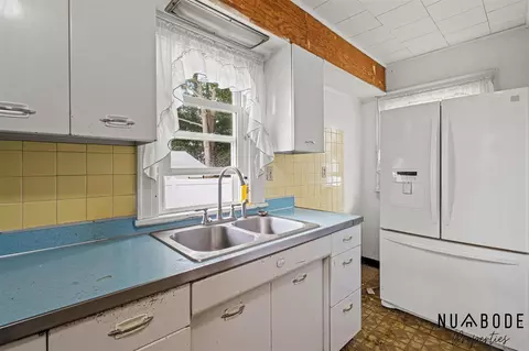 Kitchen - 128 Tower, Ionia, MI 48846 photo 4 of 4