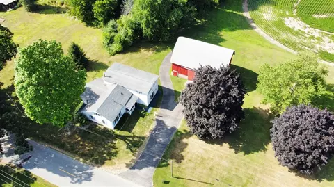 View/Area - 2151 E Coral, Edmore, MI 48829 photo 2 of 5