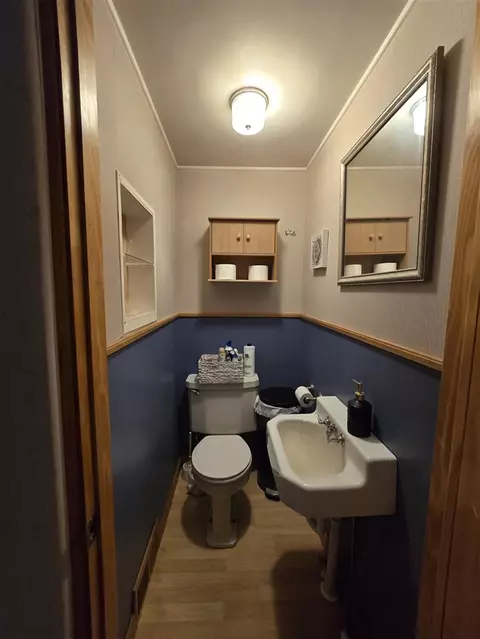 Bath - 642 Maple, Colon, MI 49040 photo 1 of 5