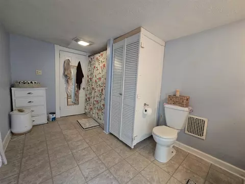 Bath - 642 Maple, Colon, MI 49040 photo 5 of 5