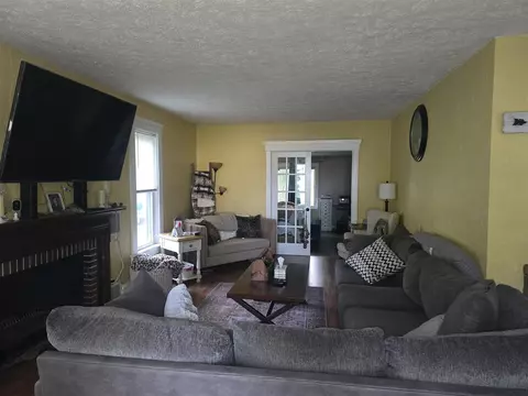 Living - 642 Maple, Colon, MI 49040 photo 2 of 5
