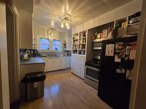 Kitchen - 642 Maple, Colon, MI 49040 photo 1 of 4