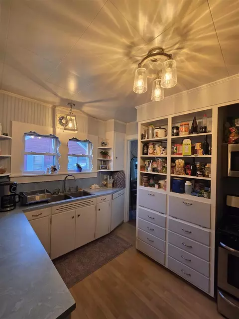Kitchen - 642 Maple, Colon, MI 49040 photo 3 of 4