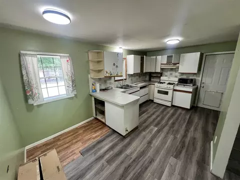 Kitchen - 6581 S S Pne, Newaygo, MI 49337 photo 1 of 2