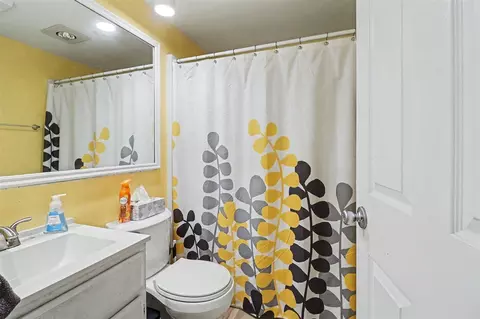 Bath - 2218 Maple, Manistee, MI 49660 photo 2 of 2