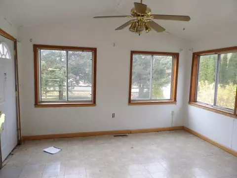 Living - 34637 76th, Covert, MI 49043 photo 5 of 14
