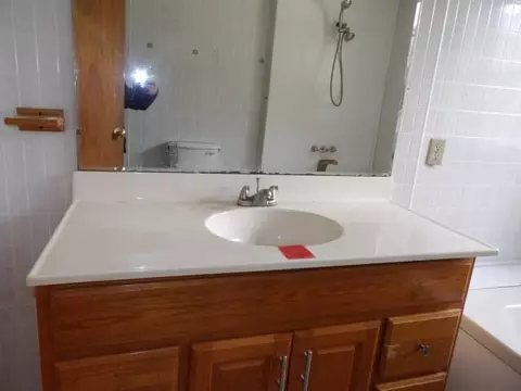 Bath - 34637 76th, Covert, MI 49043 photo 4 of 8