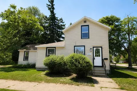 1203 4th, Muskegon, MI 49441