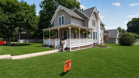 504 N N Ctr, Northville, MI 48167