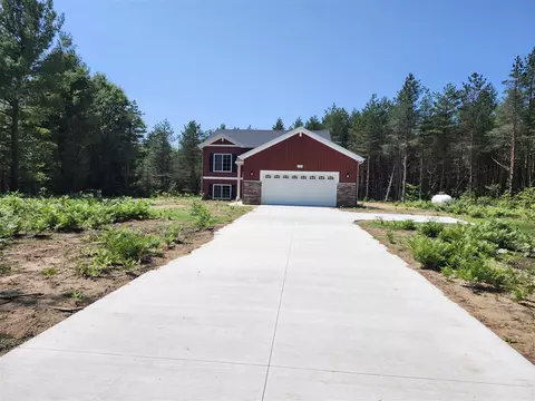 8303 S Carlton Crk, Rothbury, MI 49452