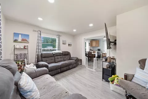 Living - 1136 Cooper, Jackson, MI 49202 photo 3 of 3