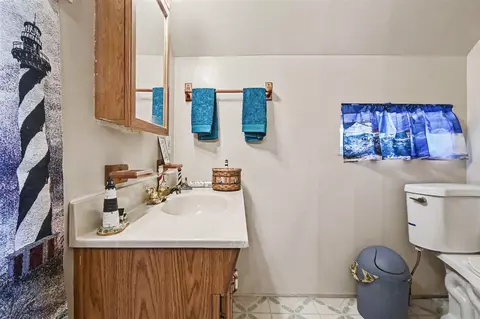 Bath - 514 Saint Clair, Jackson, MI 49202 photo 1 of 2