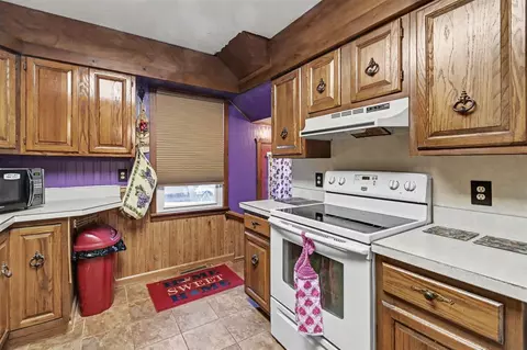 Kitchen - 514 Saint Clair, Jackson, MI 49202 photo 3 of 3