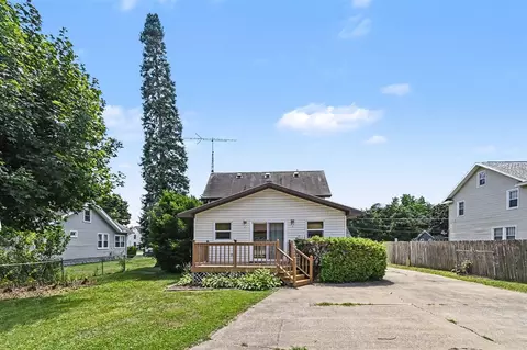 Exterior - 514 Saint Clair, Jackson, MI 49202 photo 4 of 9