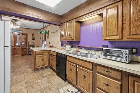Kitchen - 514 Saint Clair, Jackson, MI 49202 photo 2 of 3