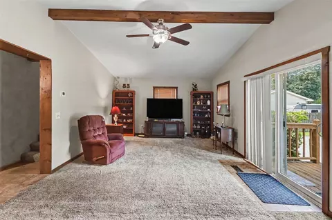 Living - 514 Saint Clair, Jackson, MI 49202 photo 2 of 2