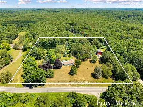 6160 Myers Lk, Rockford, MI 49341