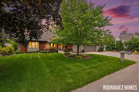 6270 Heathmoor, Grand Rapids, MI 49546