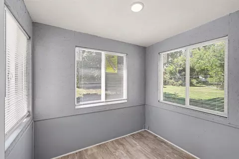 Exterior - 113 E Robinson, Jackson, MI 49203 photo 6 of 8