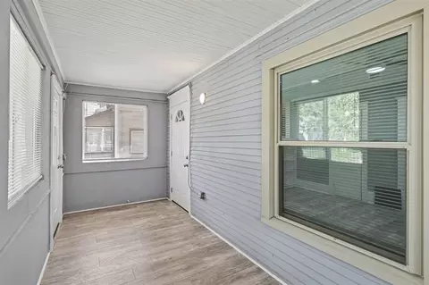 Exterior - 113 E Robinson, Jackson, MI 49203 photo 5 of 8