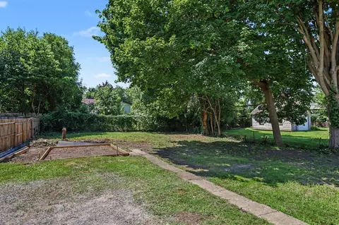 Exterior - 113 E Robinson, Jackson, MI 49203 photo 8 of 8