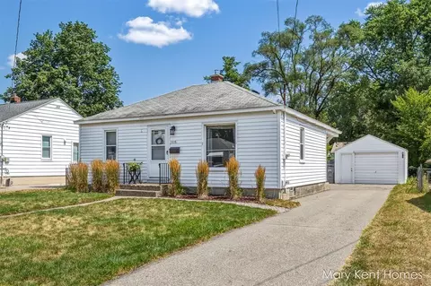 3216 SW Hillcroft, Wyoming, MI 49548