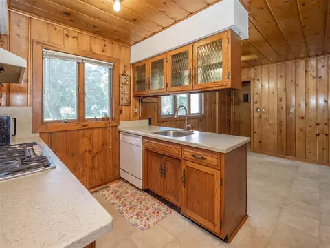 Kitchen - 1053 2nd Division, Plainwell, MI 49080 photo 3 of 5