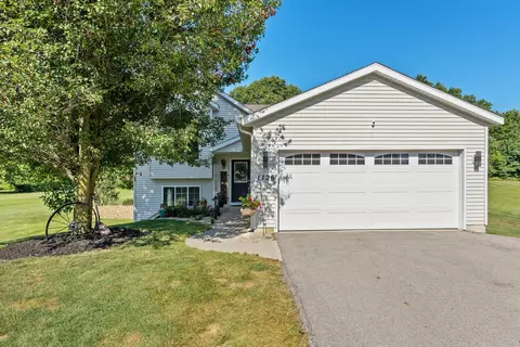 1126 N N Vis, Allegan, MI 49010