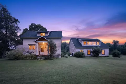54725 Brush Lk, Eau Claire, MI 49111