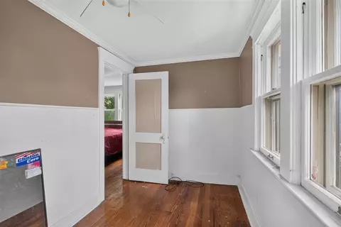 Entry Way - 302 Cass, Jackson, MI 49203 photo 4 of 4