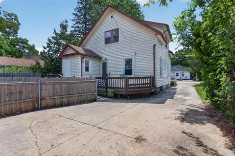 Exterior - 302 Cass, Jackson, MI 49203 photo 5 of 11
