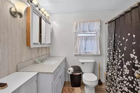 Bath - 302 Cass, Jackson, MI 49203 photo 2 of 2