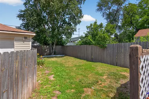 Exterior - 302 Cass, Jackson, MI 49203 photo 9 of 11