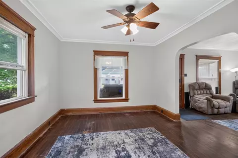 Entry Way - 302 Cass, Jackson, MI 49203 photo 2 of 4