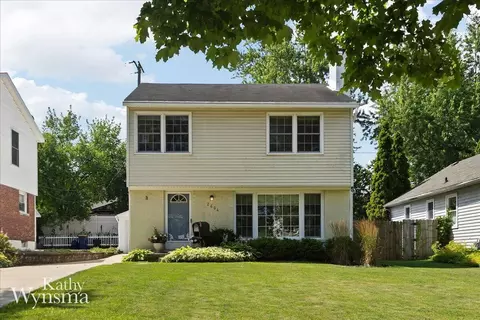2604 Richards, East Grand Rapids, MI 49506