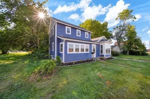 Exterior - 1025 Hamilton, Jackson, MI 49202 photo 3 of 10