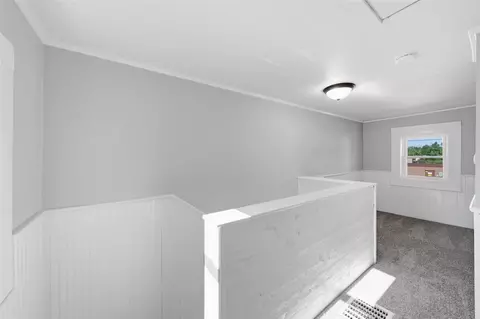 Entry Way - 1025 Hamilton, Jackson, MI 49202 photo 8 of 11