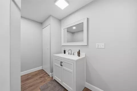 Bath - 1025 Hamilton, Jackson, MI 49202 photo 1 of 3