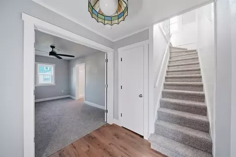 Entry Way - 1025 Hamilton, Jackson, MI 49202 photo 5 of 11
