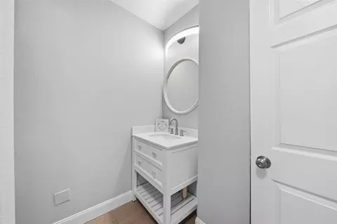 Bath - 1025 Hamilton, Jackson, MI 49202 photo 3 of 3