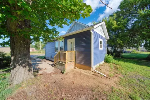 Exterior - 1025 Hamilton, Jackson, MI 49202 photo 6 of 10