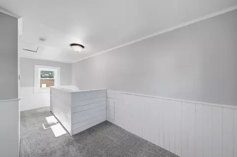 Entry Way - 1025 Hamilton, Jackson, MI 49202 photo 10 of 11