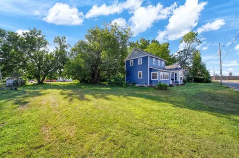 Exterior - 1025 Hamilton, Jackson, MI 49202 photo 4 of 10