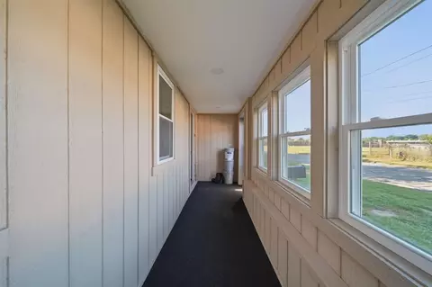 Entry Way - 1025 Hamilton, Jackson, MI 49202 photo 2 of 11