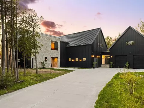 9371 N Onominese, Northport, MI 49670