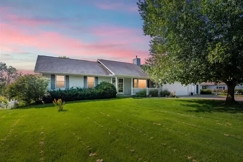 12085 W Indian Lk, Vicksburg, MI 49097