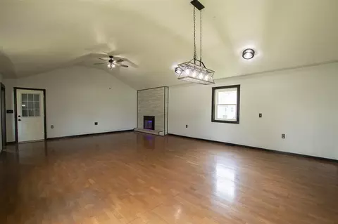 Living - 965 E Remus, Mount Pleasant, MI 48858 photo 8 of 12