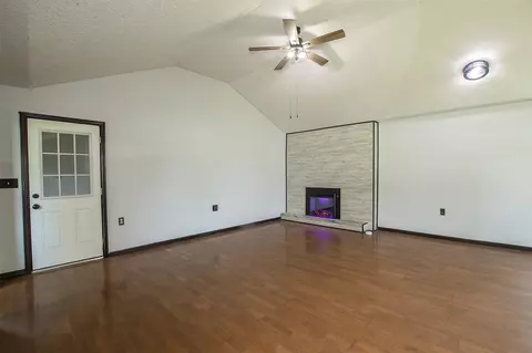Living - 965 E Remus, Mount Pleasant, MI 48858 photo 12 of 12