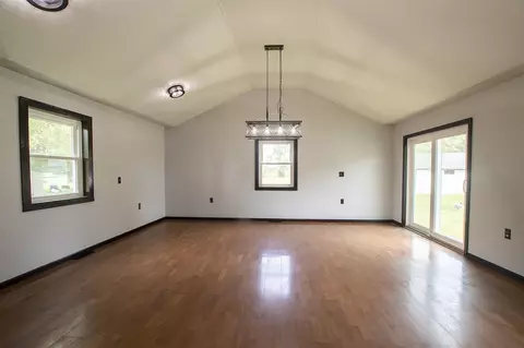 Living - 965 E Remus, Mount Pleasant, MI 48858 photo 11 of 12